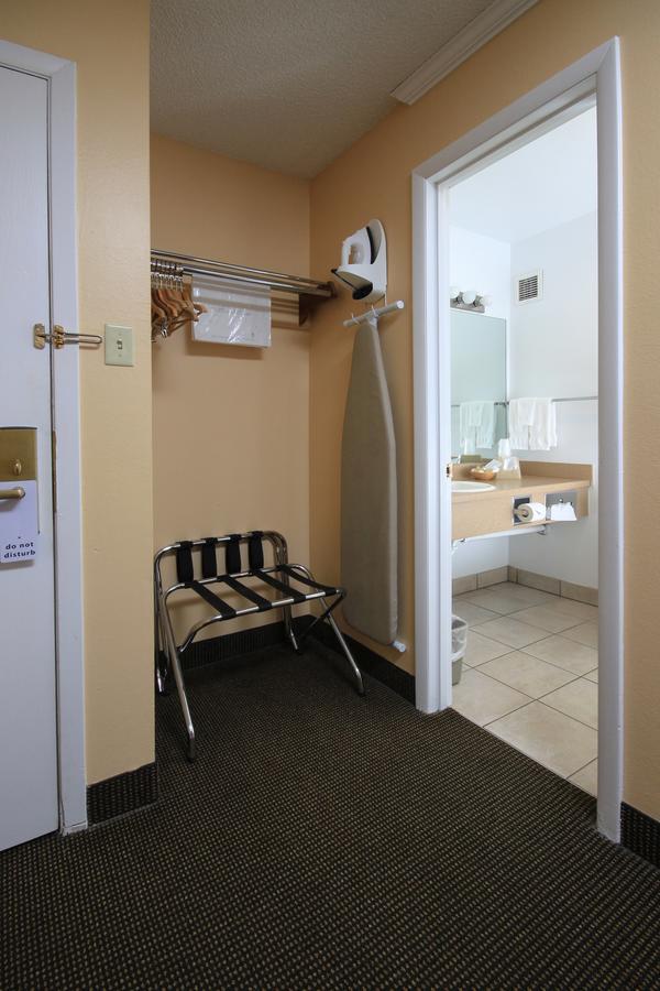 Yellowstone Pioneer Lodge Livingston Extérieur photo